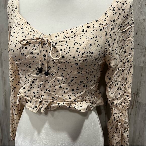 Urban Romantics Cream Ditzy Floral Mermaid Crop Top Tie Front Size Juniors Med - Picture 2 of 9